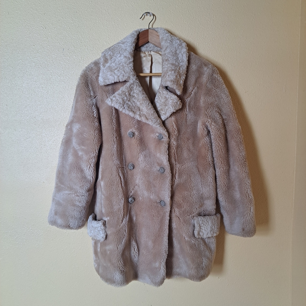 Cute 60s vintage teddy coat